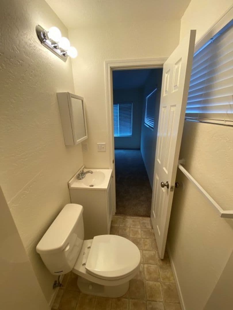 Medford House: 1416 Fortune Dr