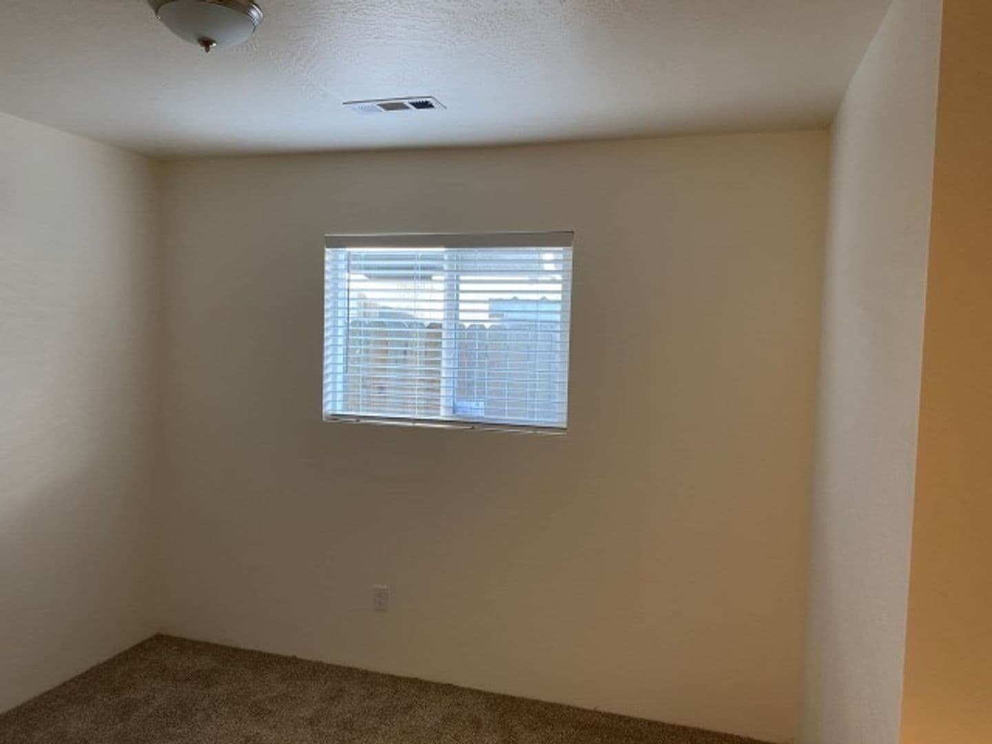 Medford House: 1416 Fortune Dr