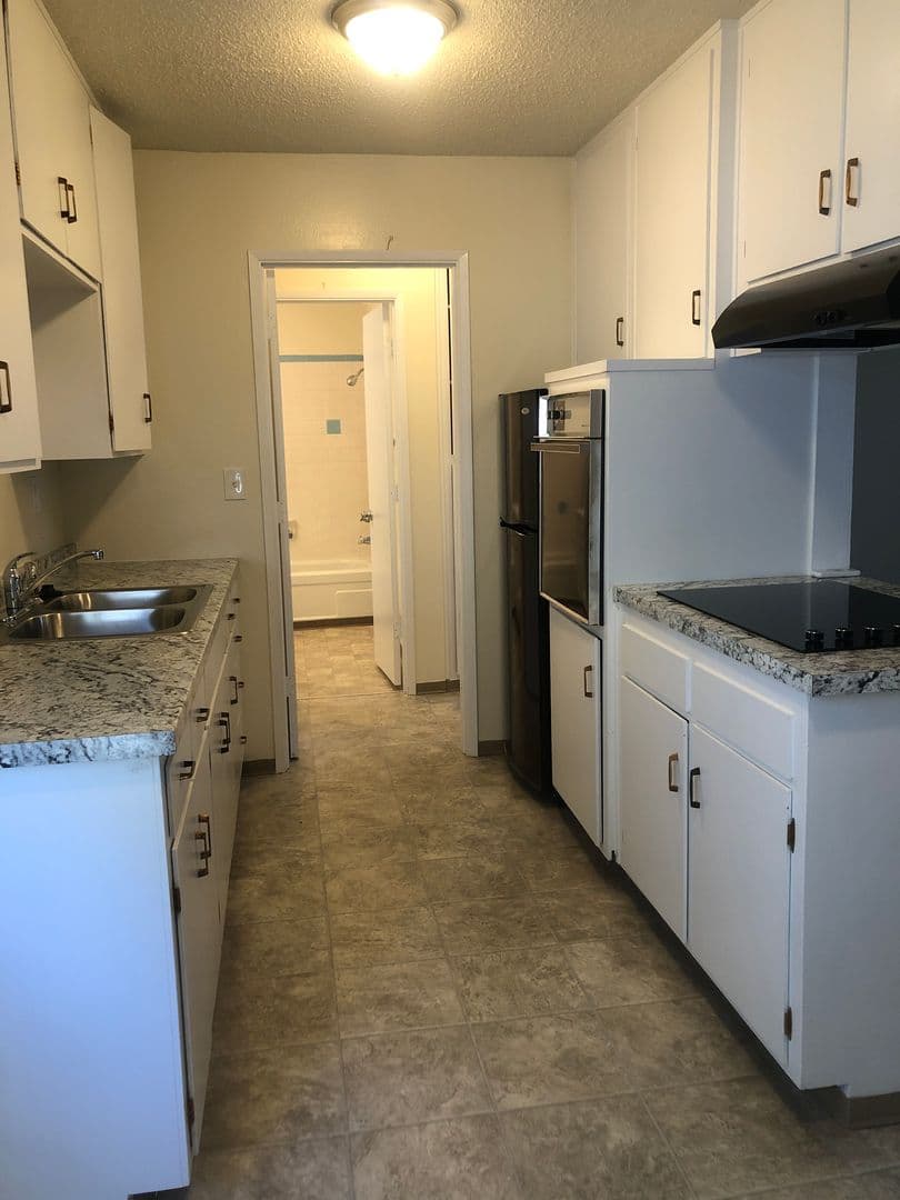 Medford Apartment: 818 Taylor St
