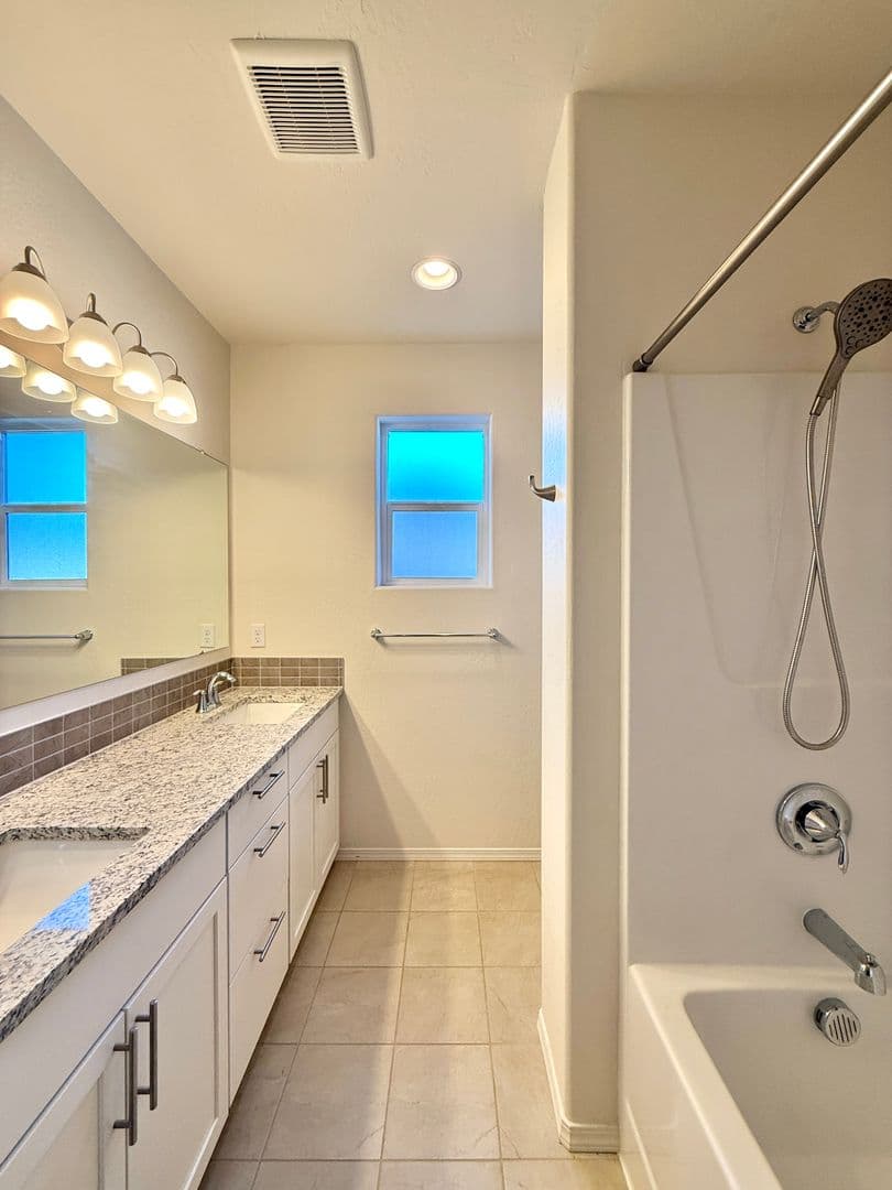 Medford House: 1633 Dragon Tail Place