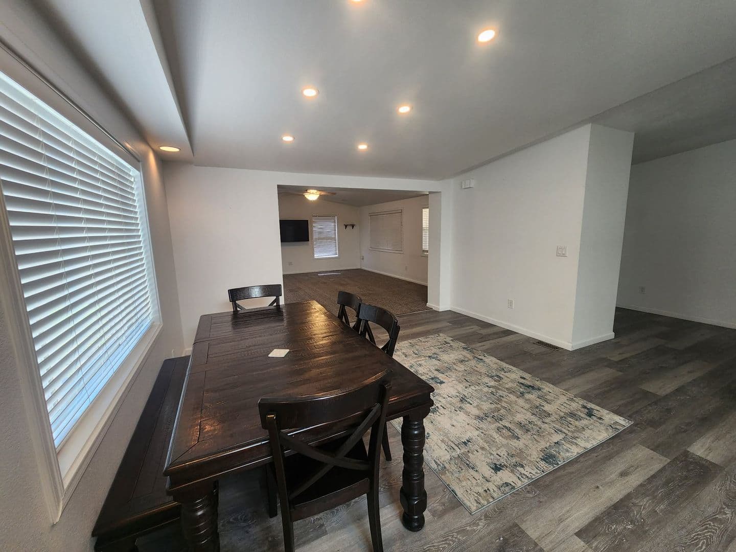 Central Point House: 12297 Blackwell Rd