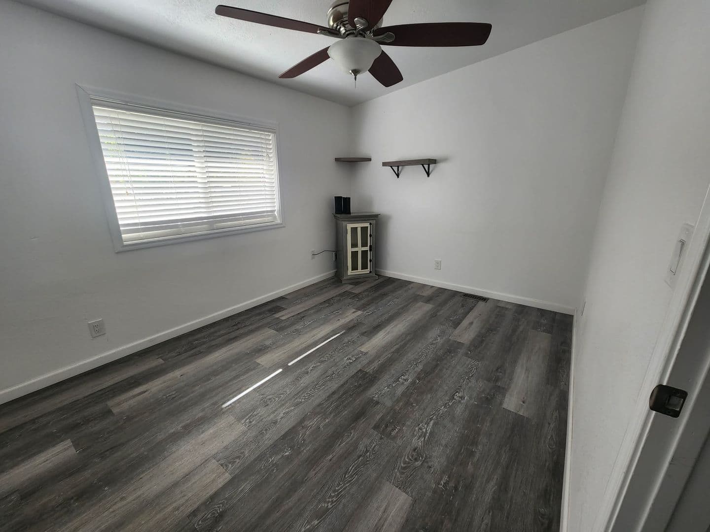 Central Point House: 12297 Blackwell Rd