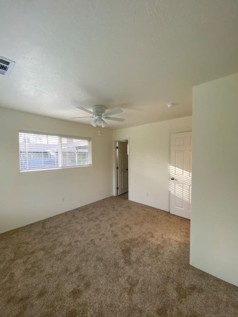 Medford House: 1416 Fortune Dr
