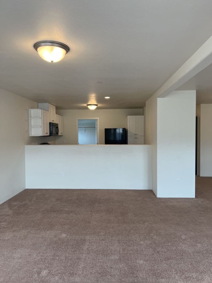 Central Point Apartment: 4475 Hamrick Rd