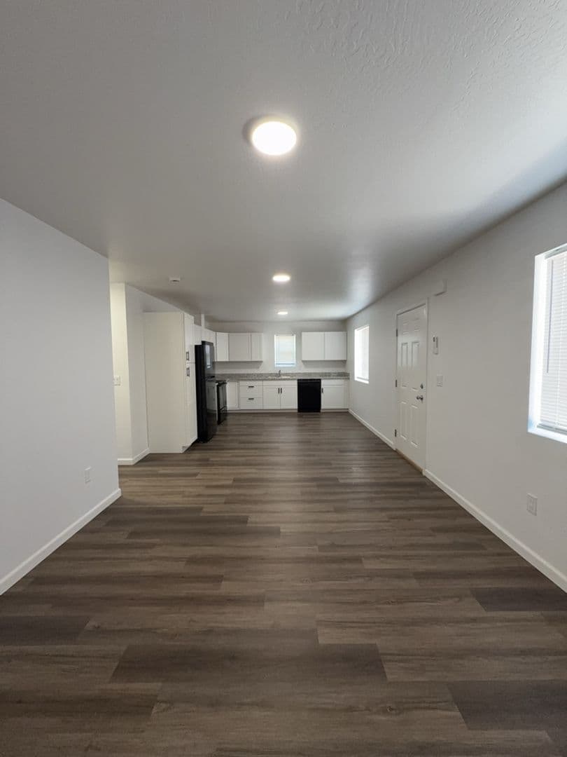 Medford Multiplex: 634 Colinwood Court