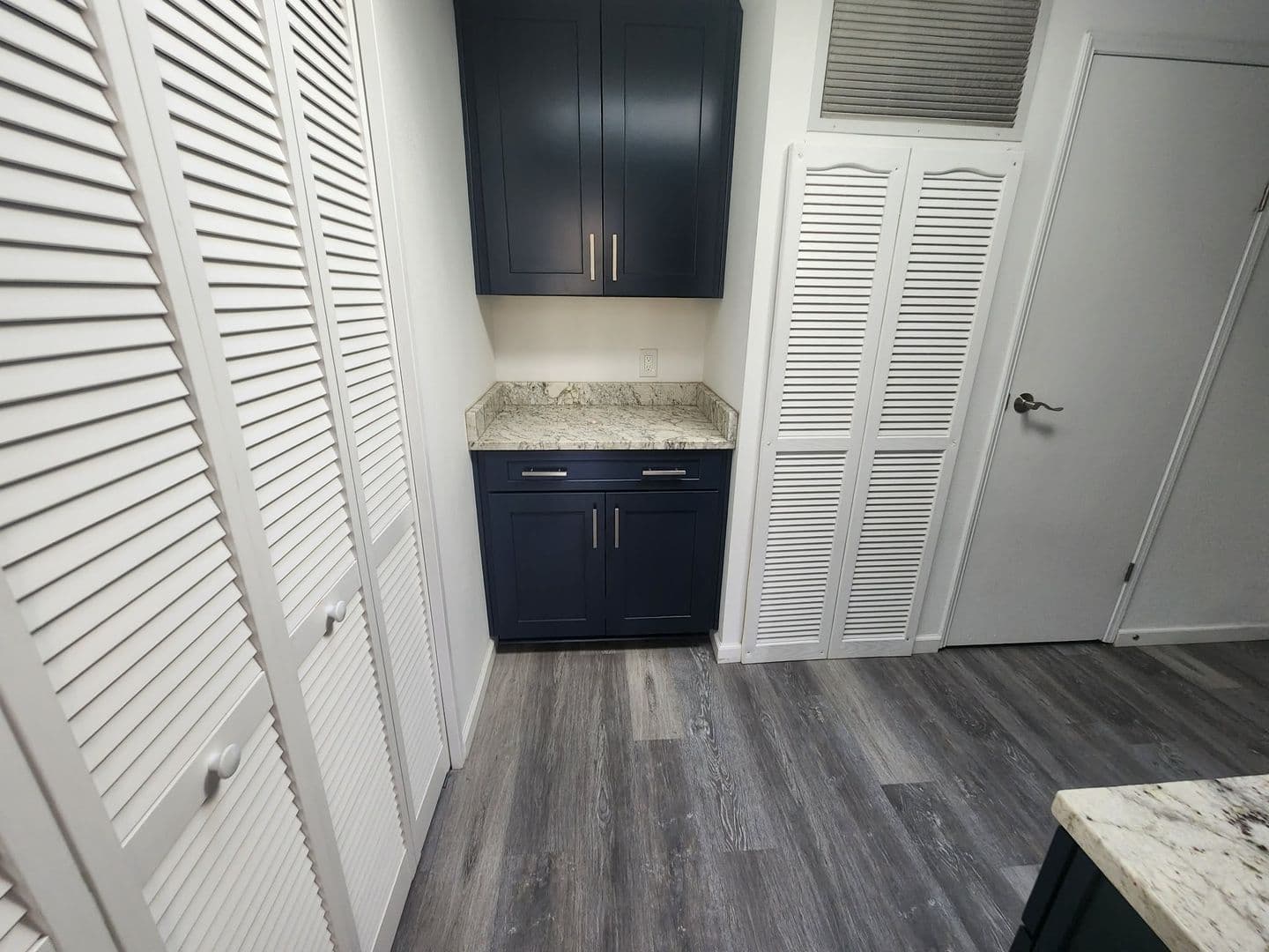 Central Point House: 12297 Blackwell Rd