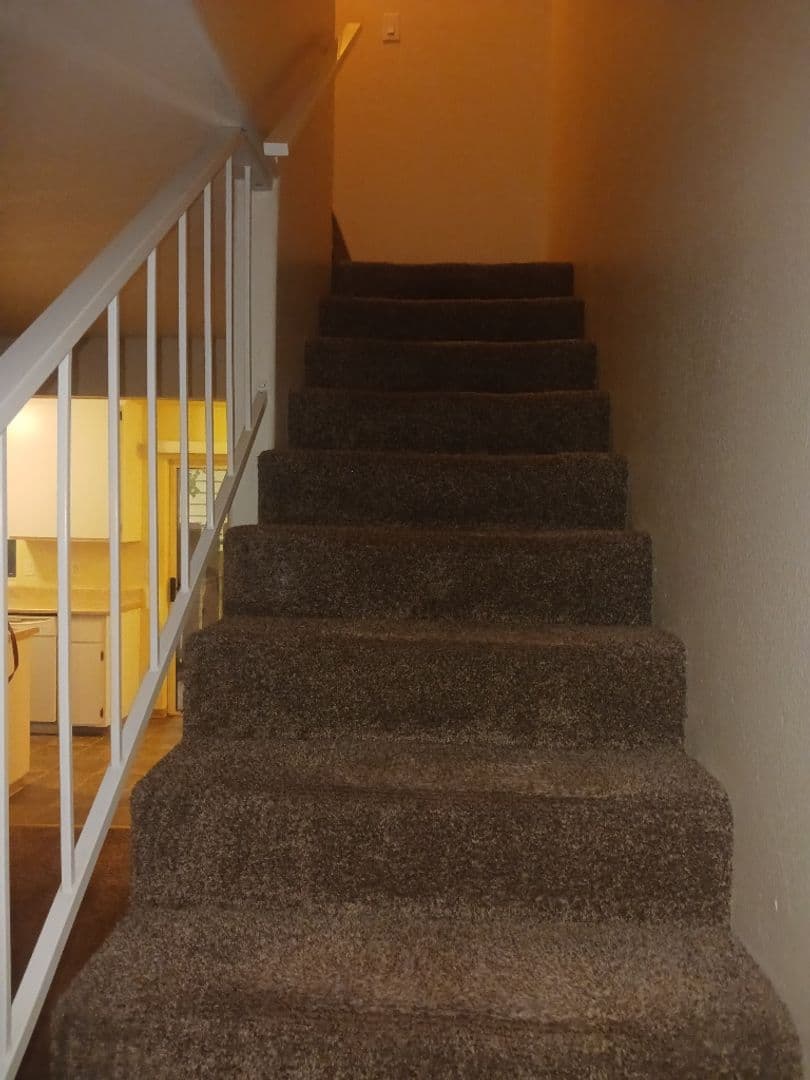 Medford Apartment: 2037 Campus Dr