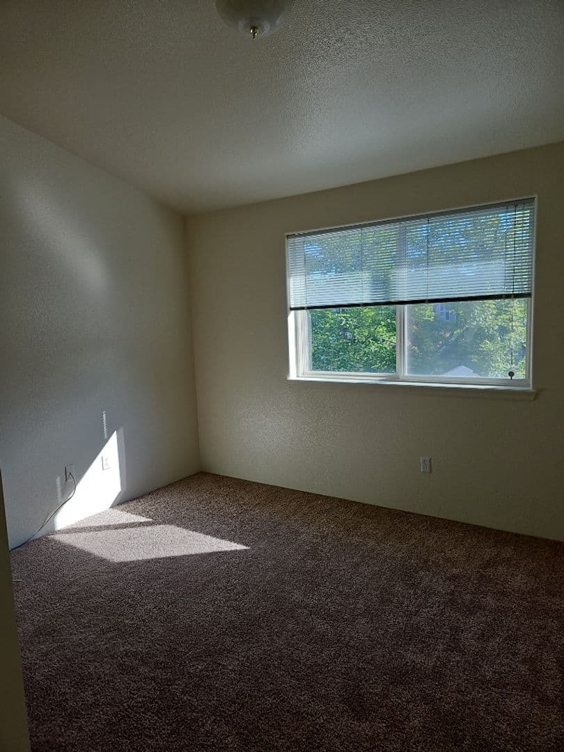 Medford House: 1224 N. Modoc #50