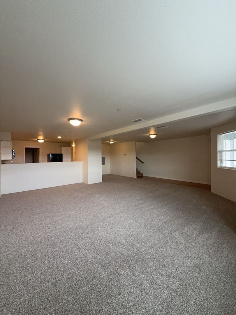 Central Point Apartment: 4475 Hamrick Rd