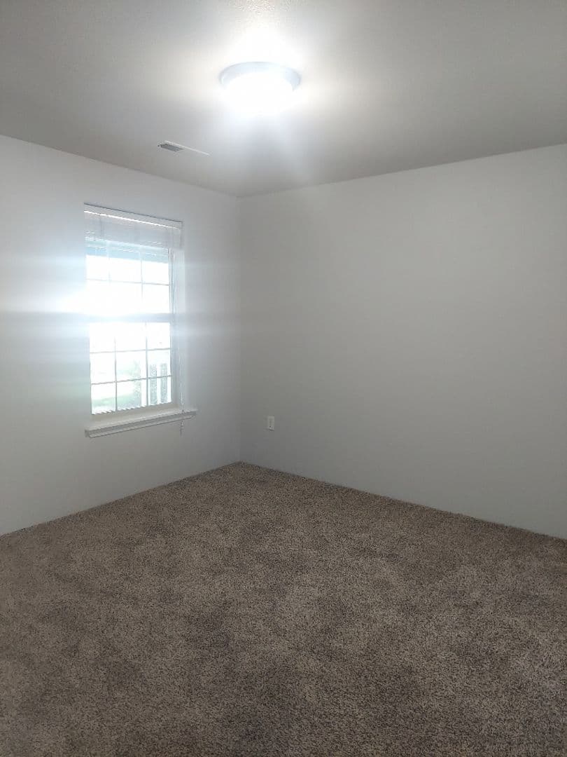 Eagle Point House: 365 Bradley Way