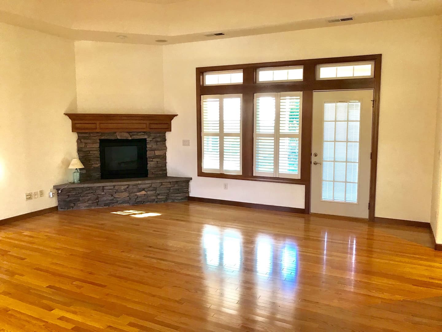 Medford House: 3907 Fieldbrook Ave