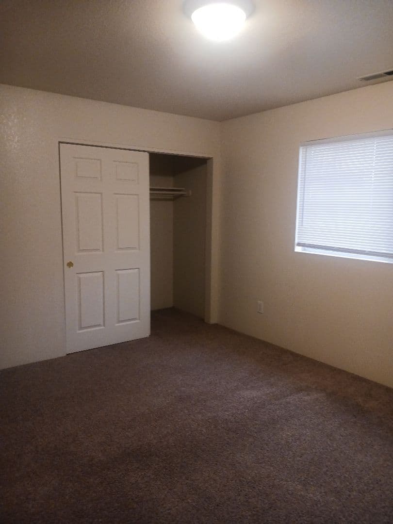 Medford Apartment: 2037 Campus Dr