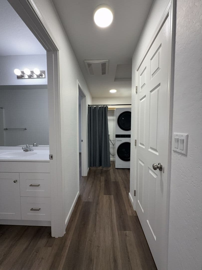 Medford Multiplex: 634 Colinwood Court