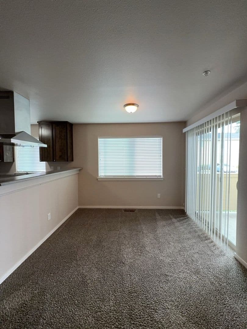 Central Point Apartment: 249-261 Hiatt Lane