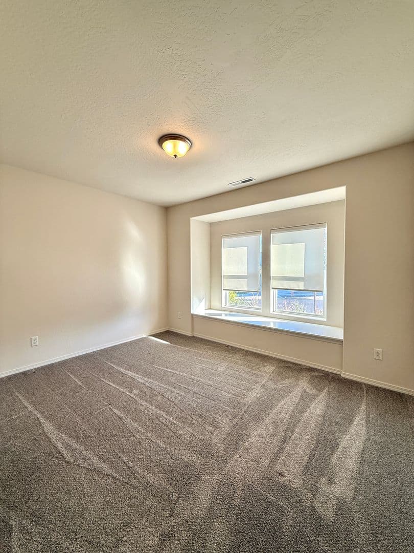 Medford House: 1633 Dragon Tail Place