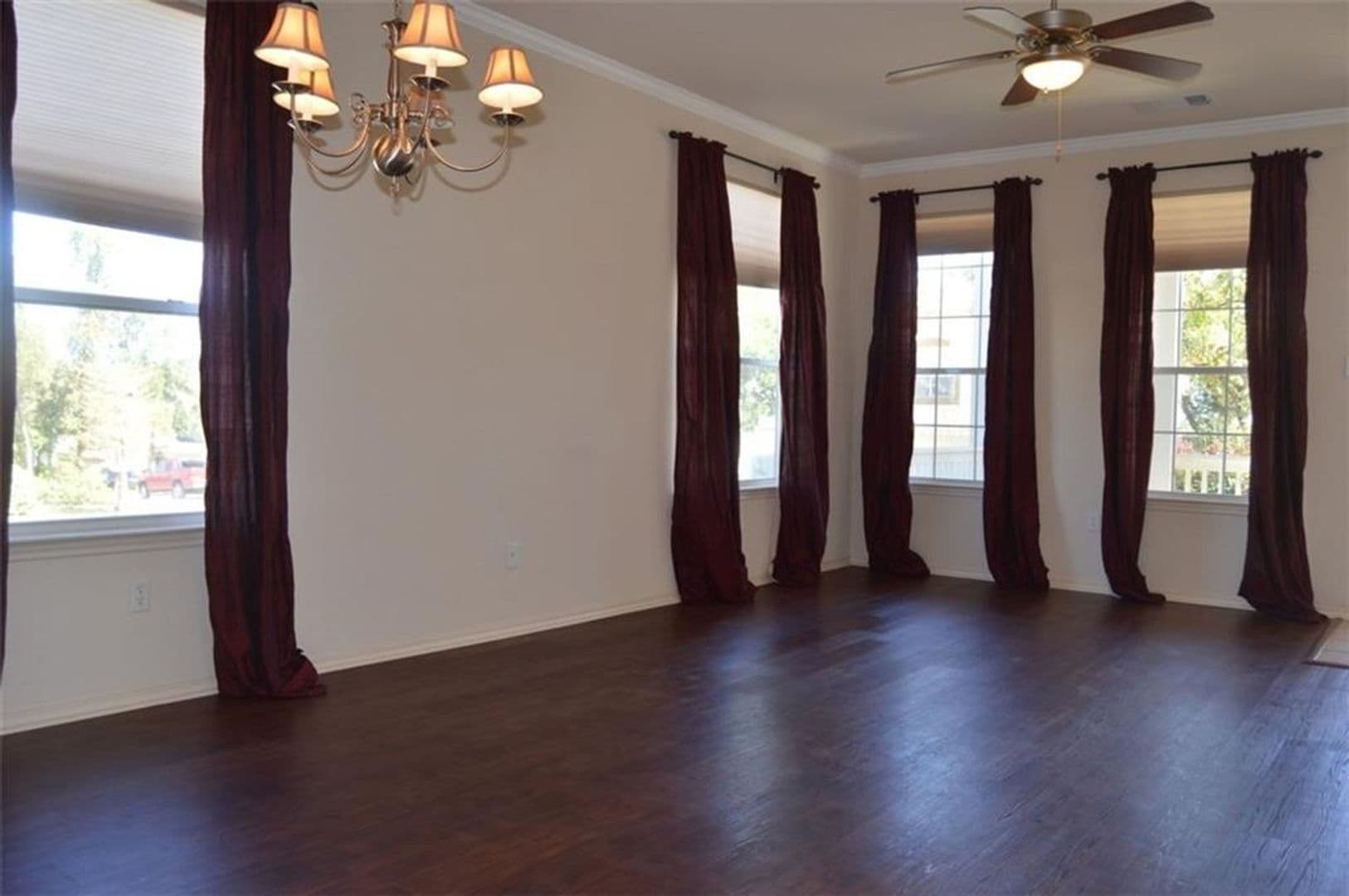 Austin House: 8312 Minnesota Lane