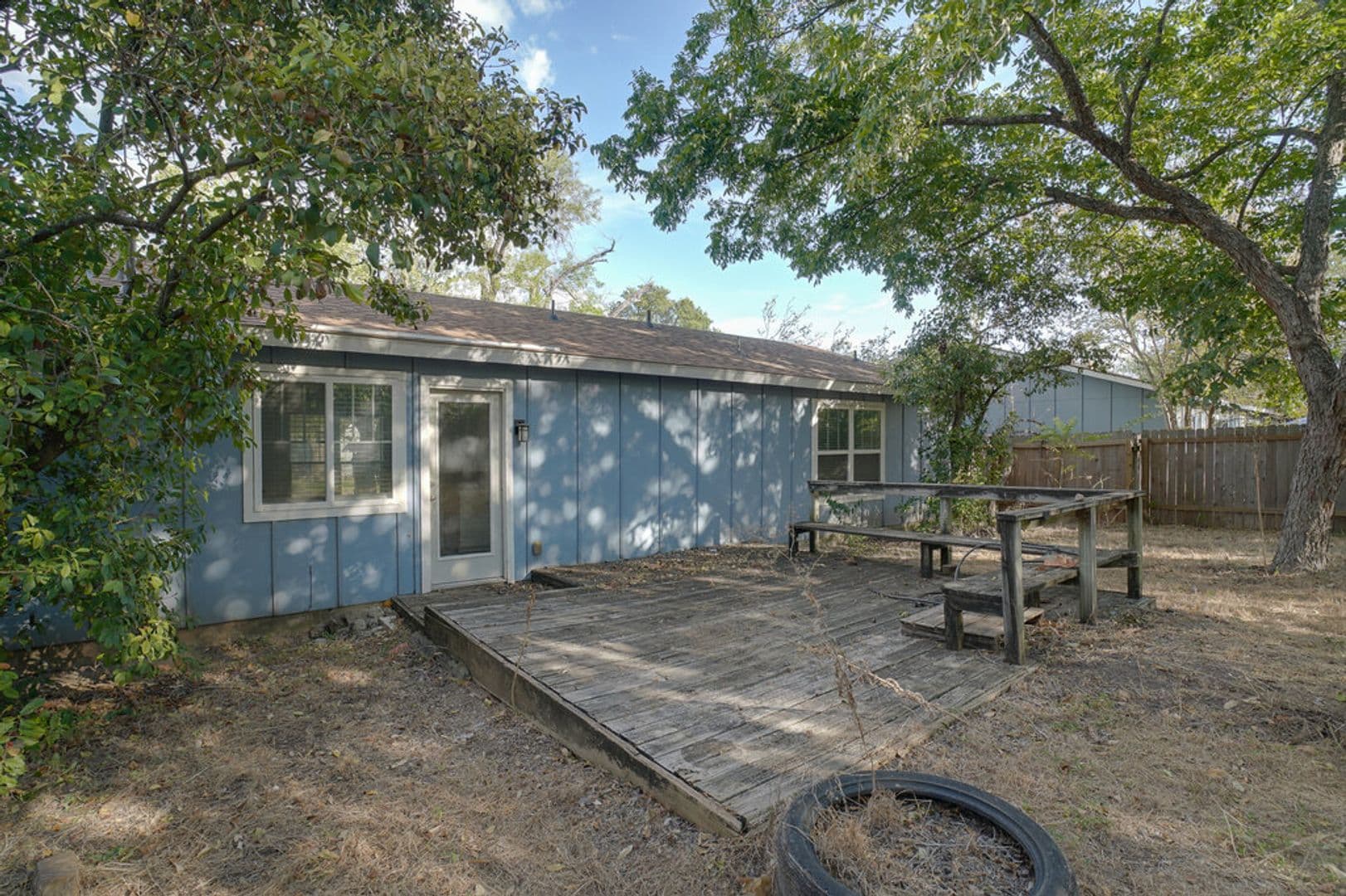 Austin House: 7100 Barnsdale Way - BAR