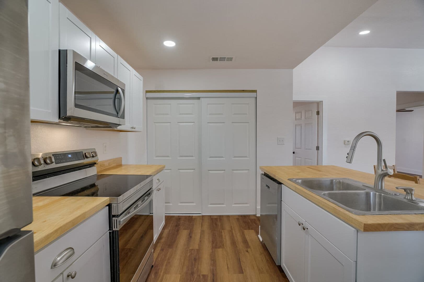 Leander House: 23393 Nameless Rd Unit #163