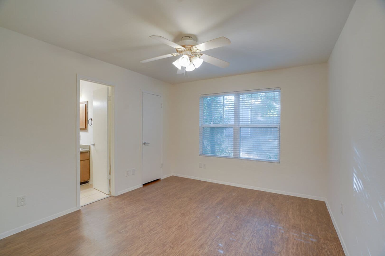 Austin House: 7100 Barnsdale Way - BAR