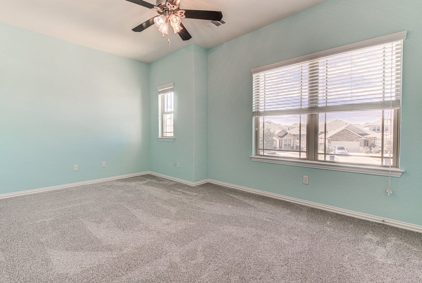 Leander House: 508 Nogales Ln