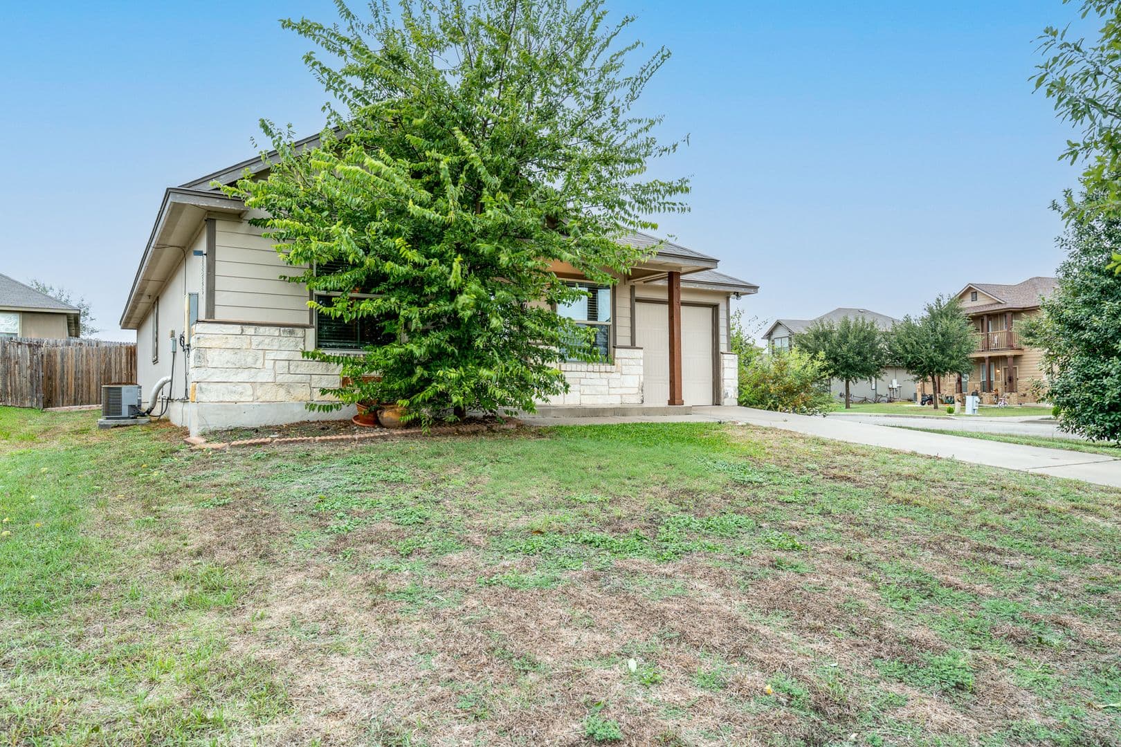 Jarrell House: 217 Azurite Dr