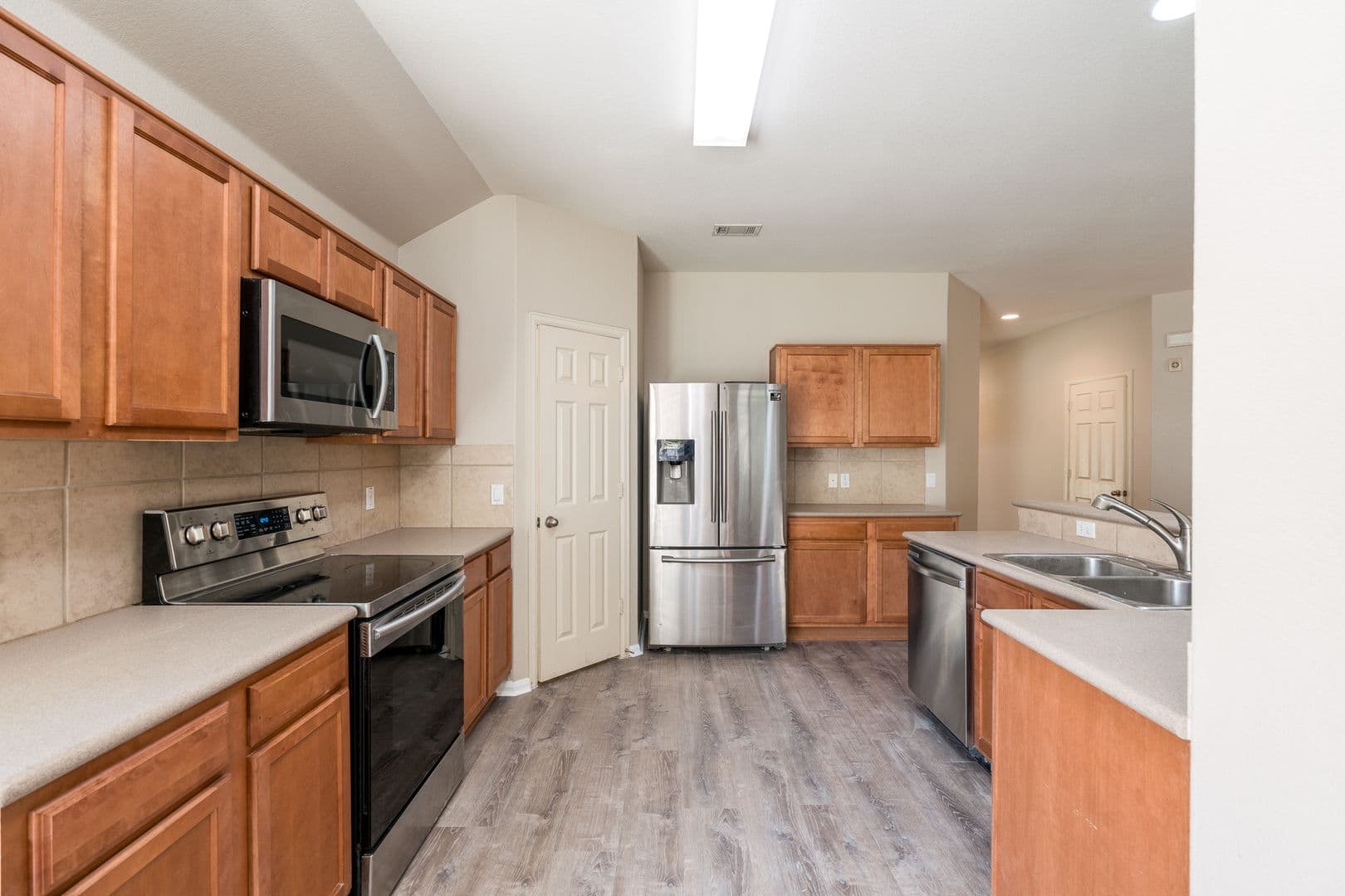 Leander House: 240 King Elder Ln