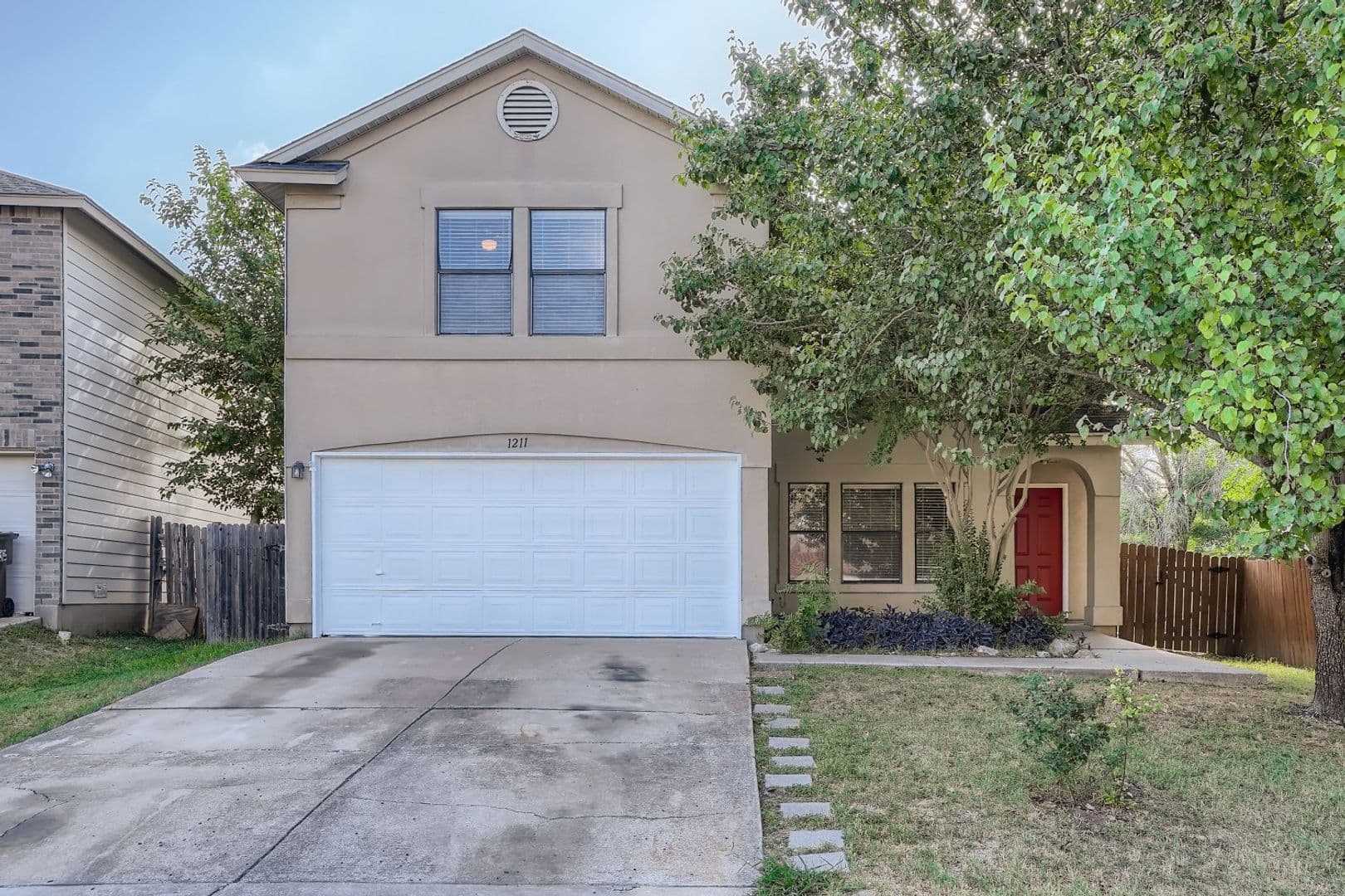 Round Rock House: 1211 Champion Dr