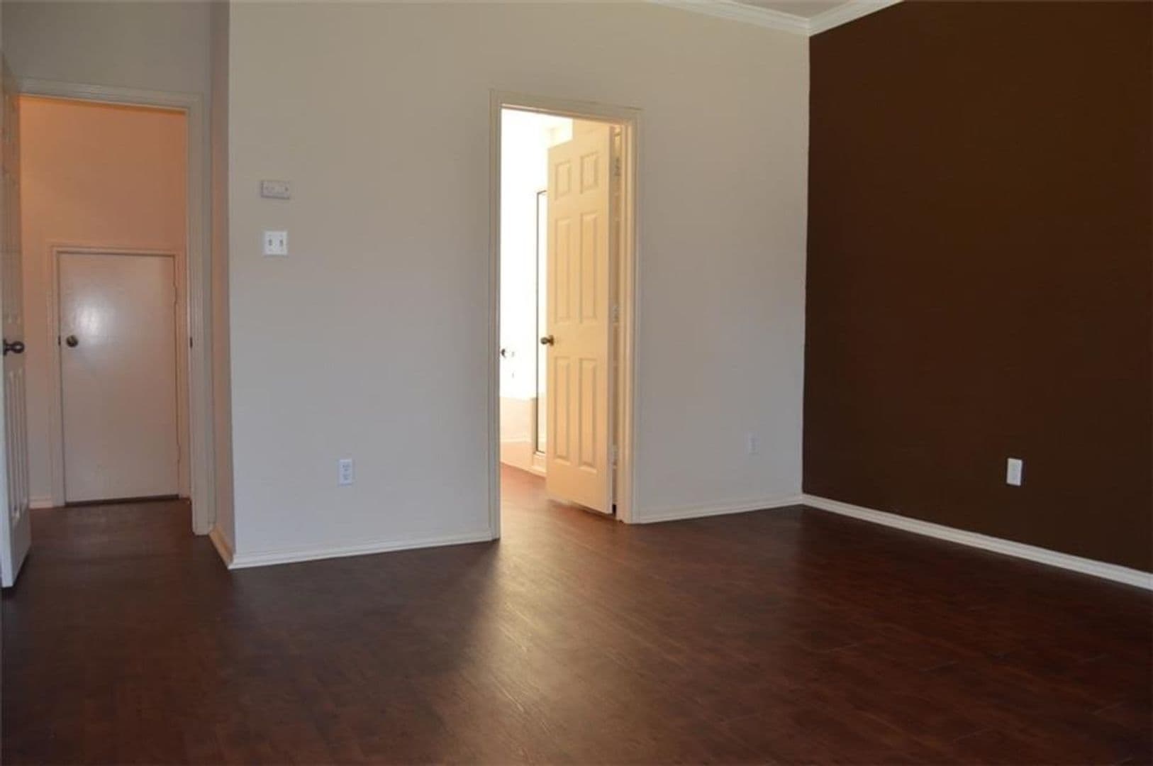 Austin House: 8312 Minnesota Lane