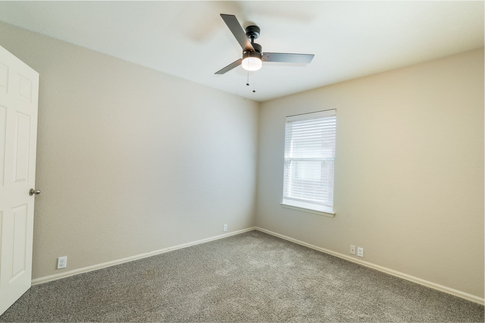 Leander House: 240 King Elder Ln