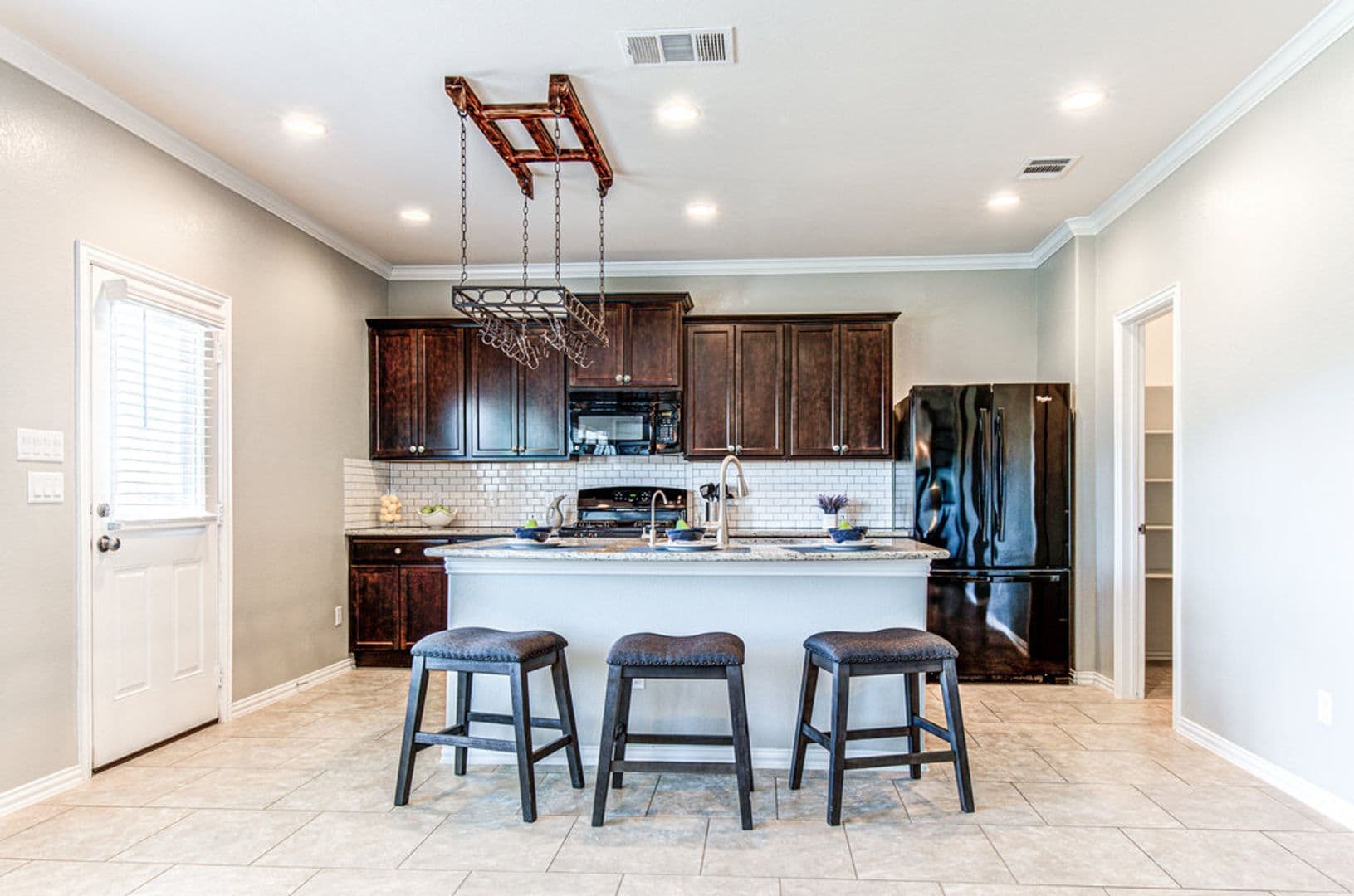 Leander House: 508 Nogales Ln