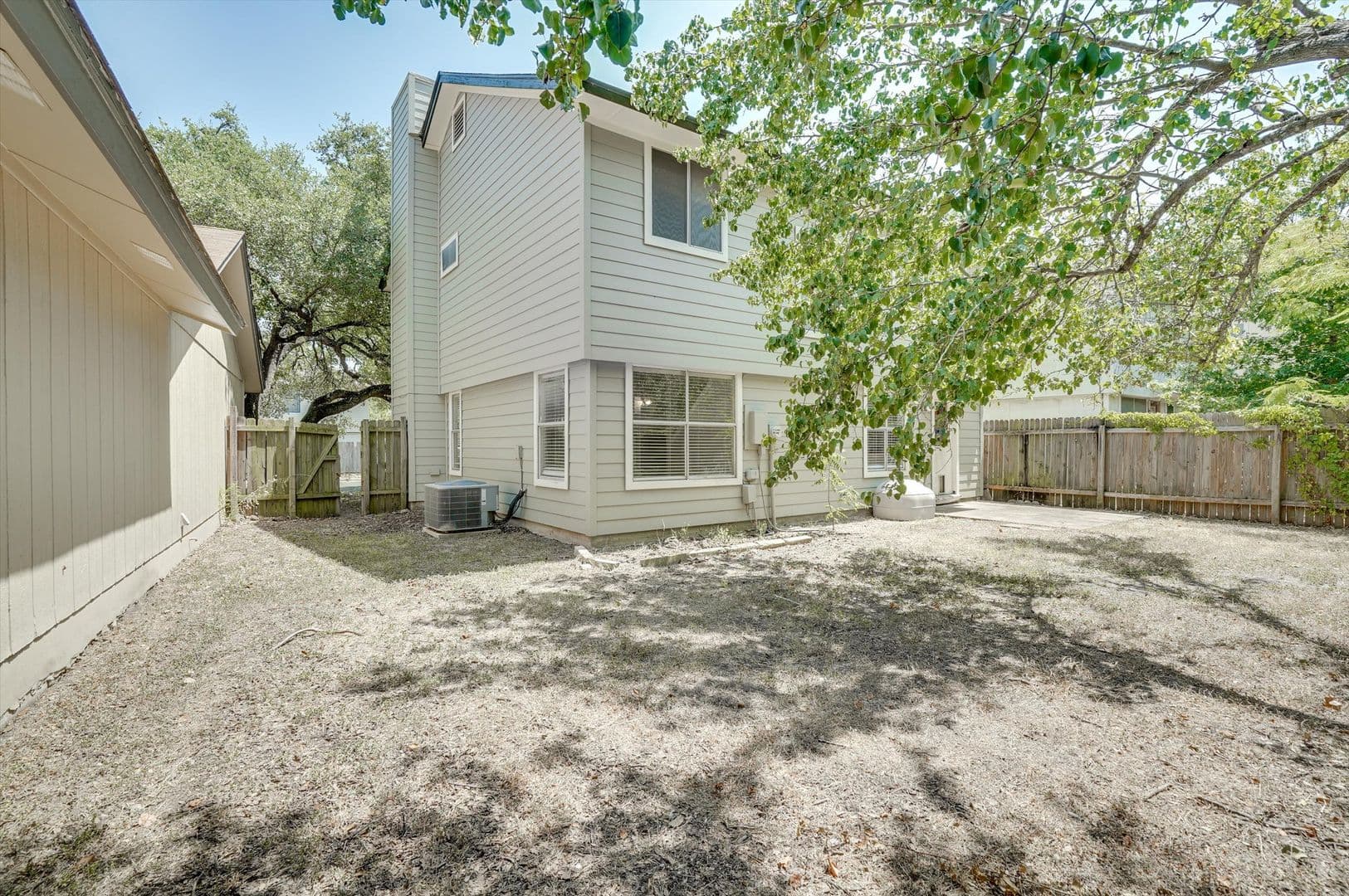Austin House: 12716 Margit Dr