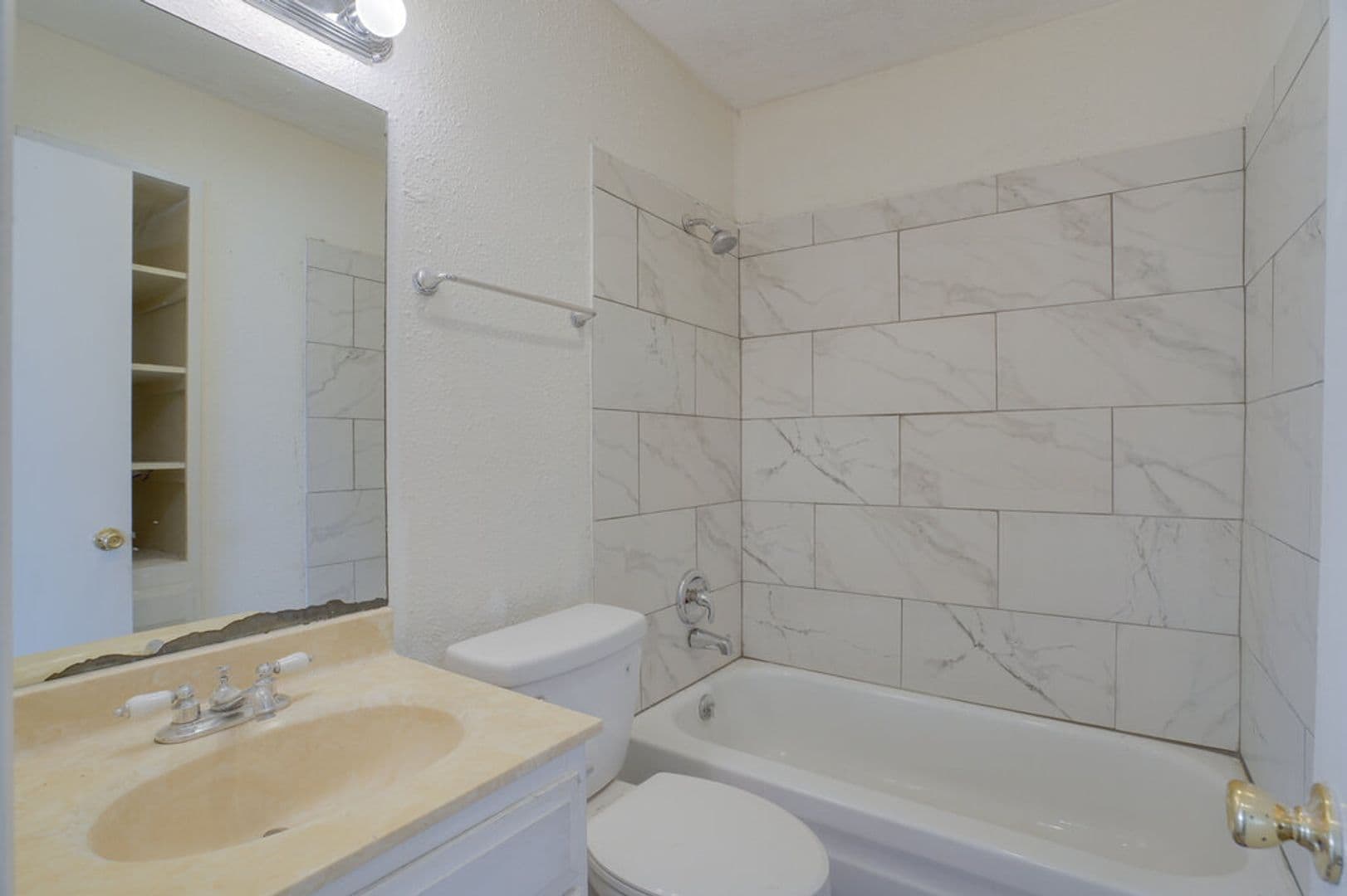 Austin Multiplex: 6713 Deatonhill Drive