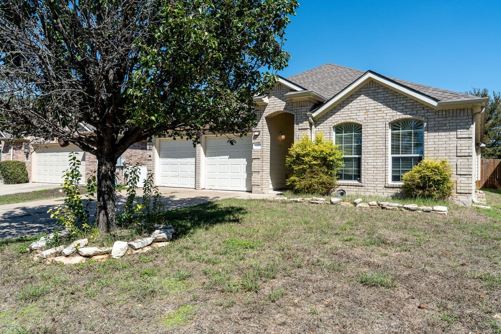 Leander House: 240 King Elder Ln