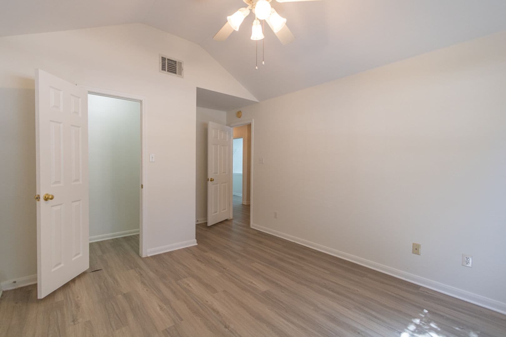 Round Rock House: 1010 Klondike Loop