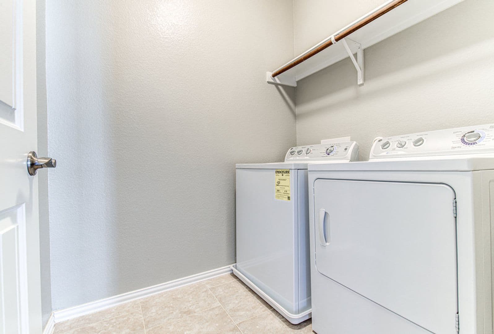 Leander House: 508 Nogales Ln