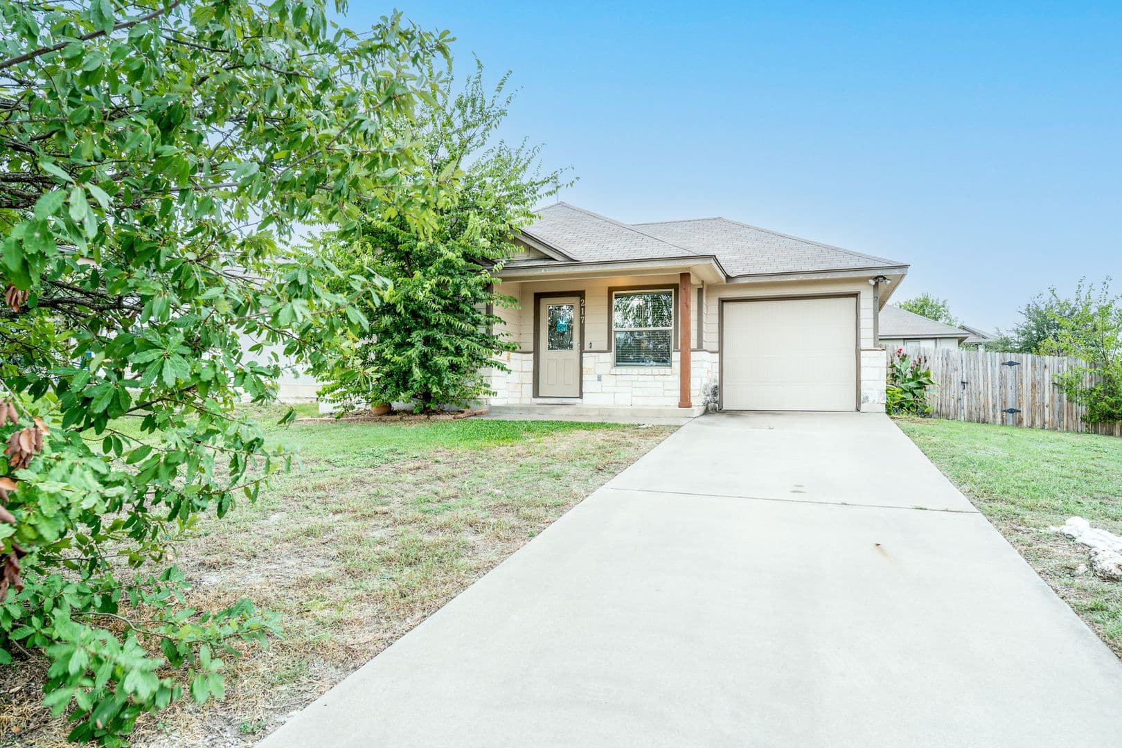 Jarrell House: 217 Azurite Dr