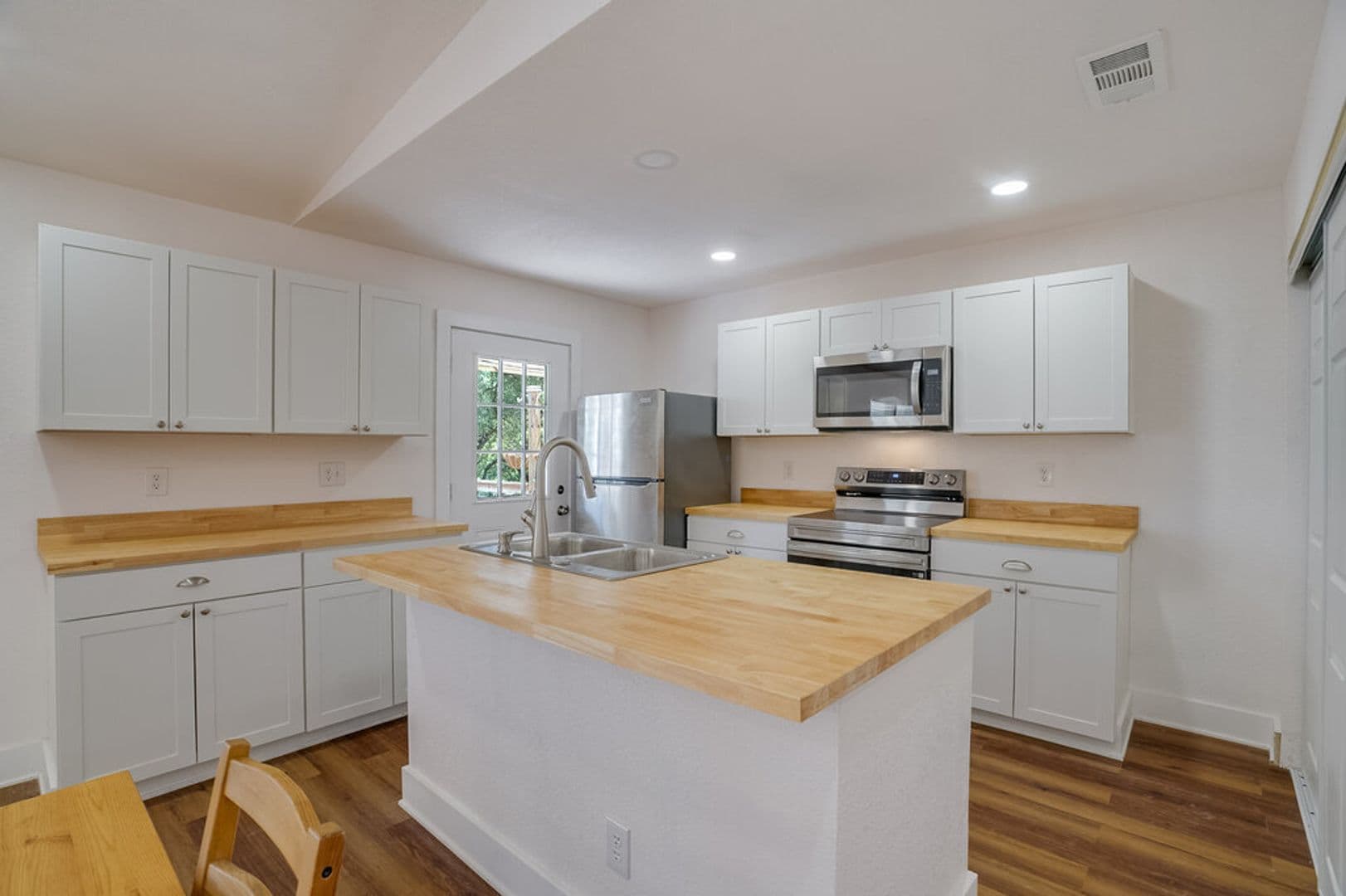 Leander House: 23393 Nameless Rd Unit #163