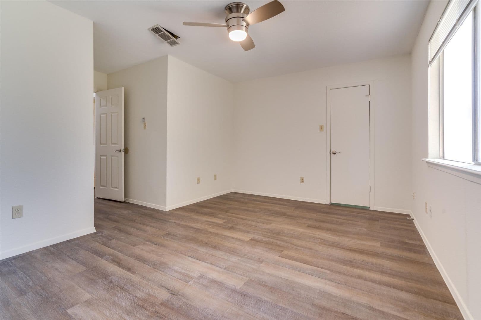 Round Rock House: 601 Misty Morning Way Unit #B
