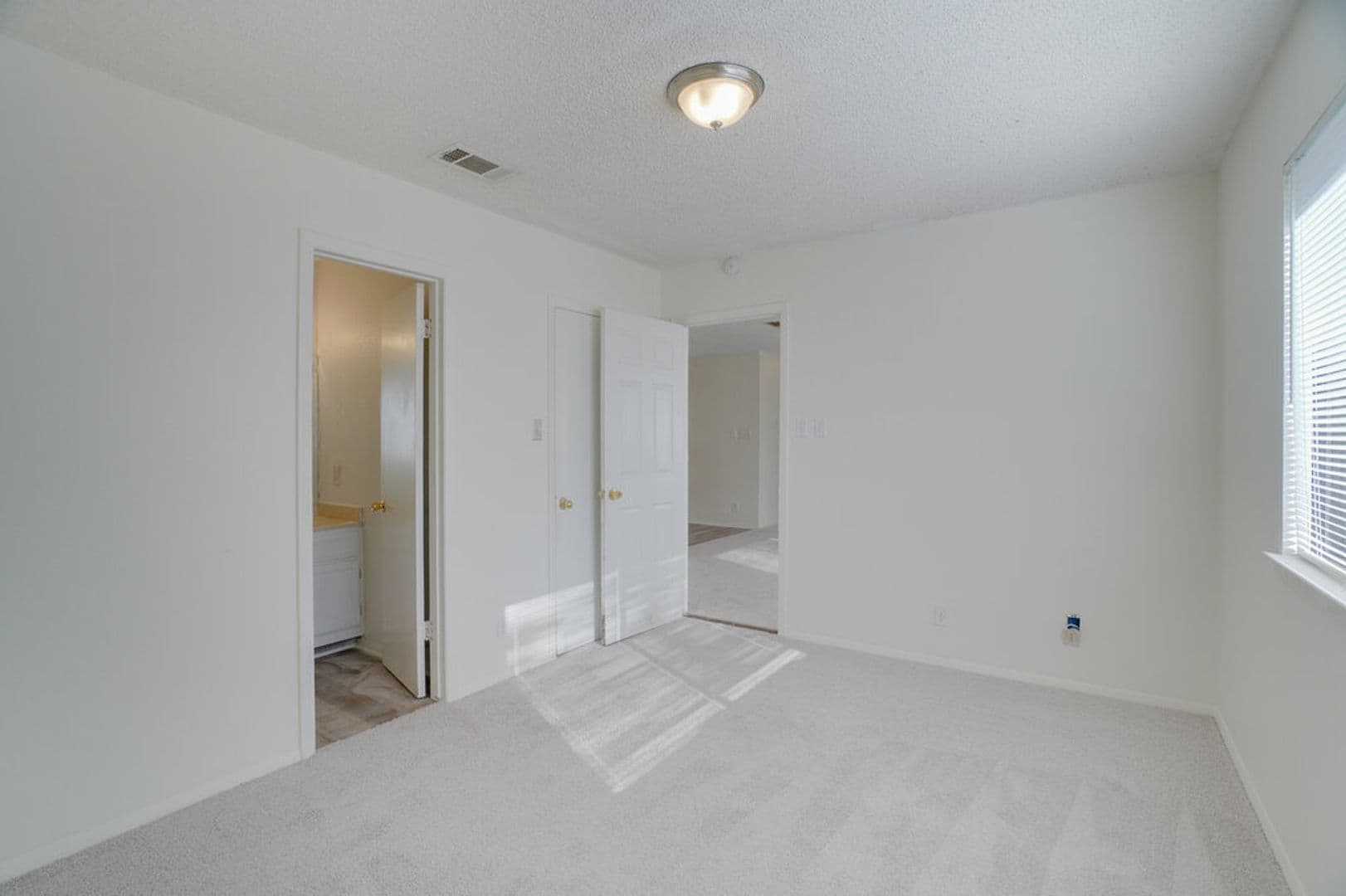 Austin Multiplex: 6713 Deatonhill Drive