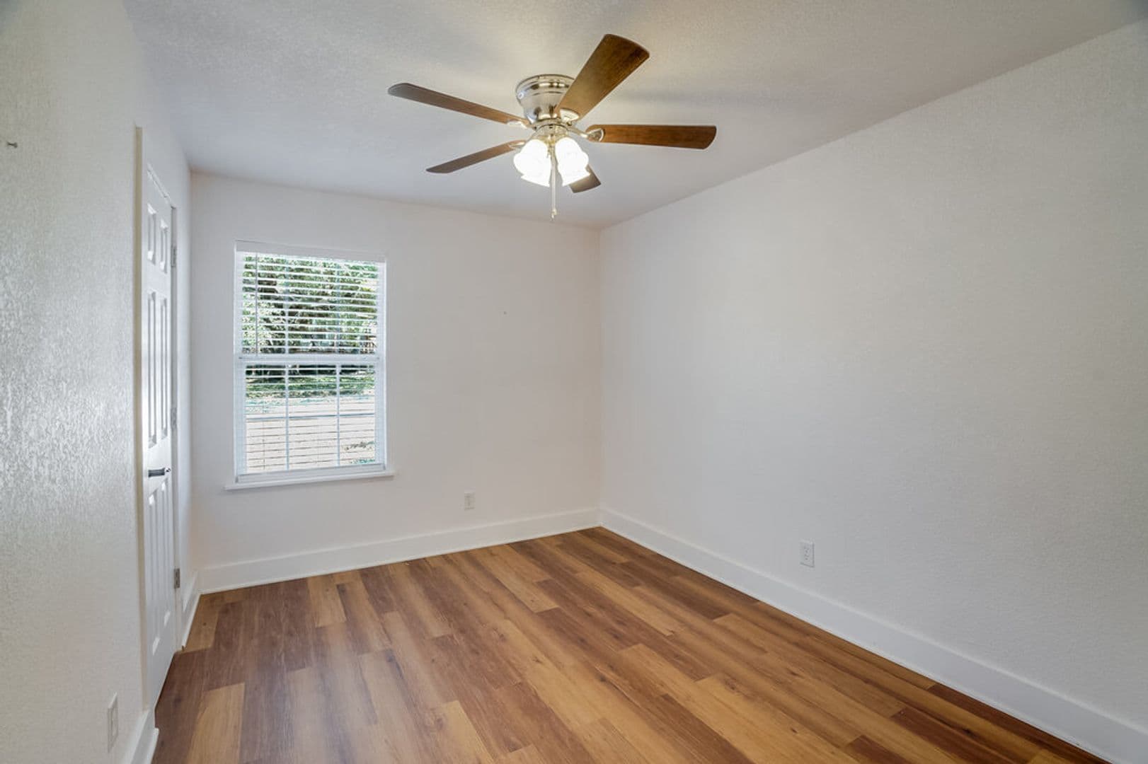 Leander House: 23393 Nameless Rd Unit #163