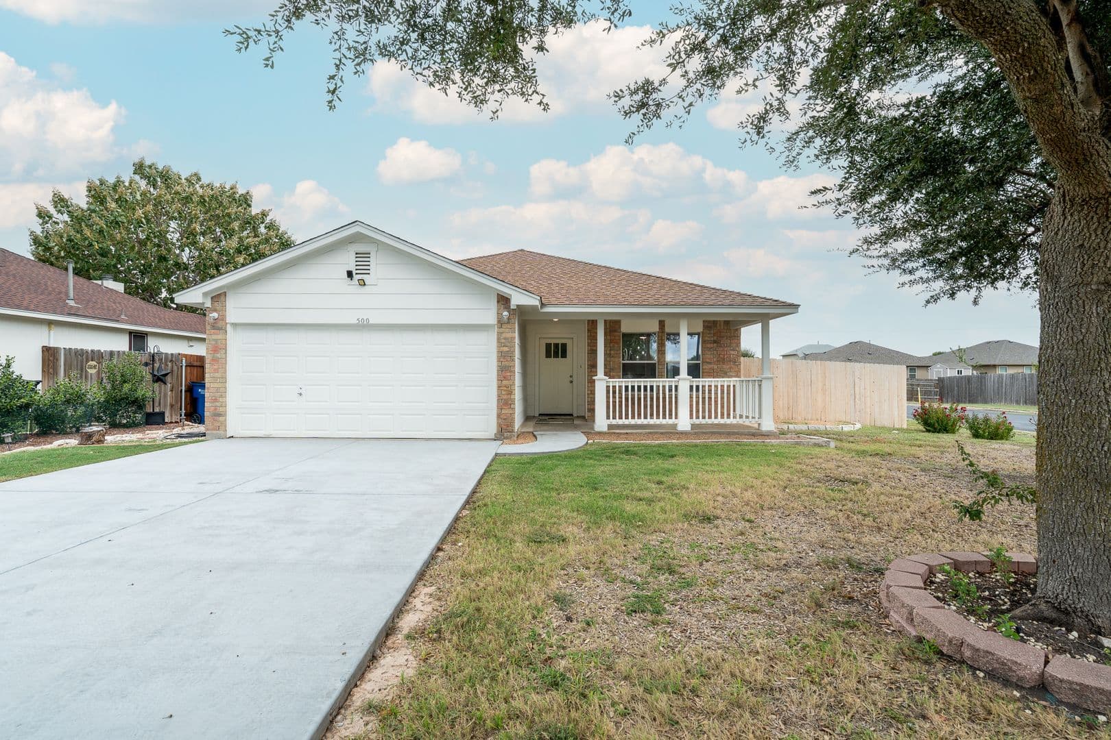 Hutto House: 500 Mitchell Dr