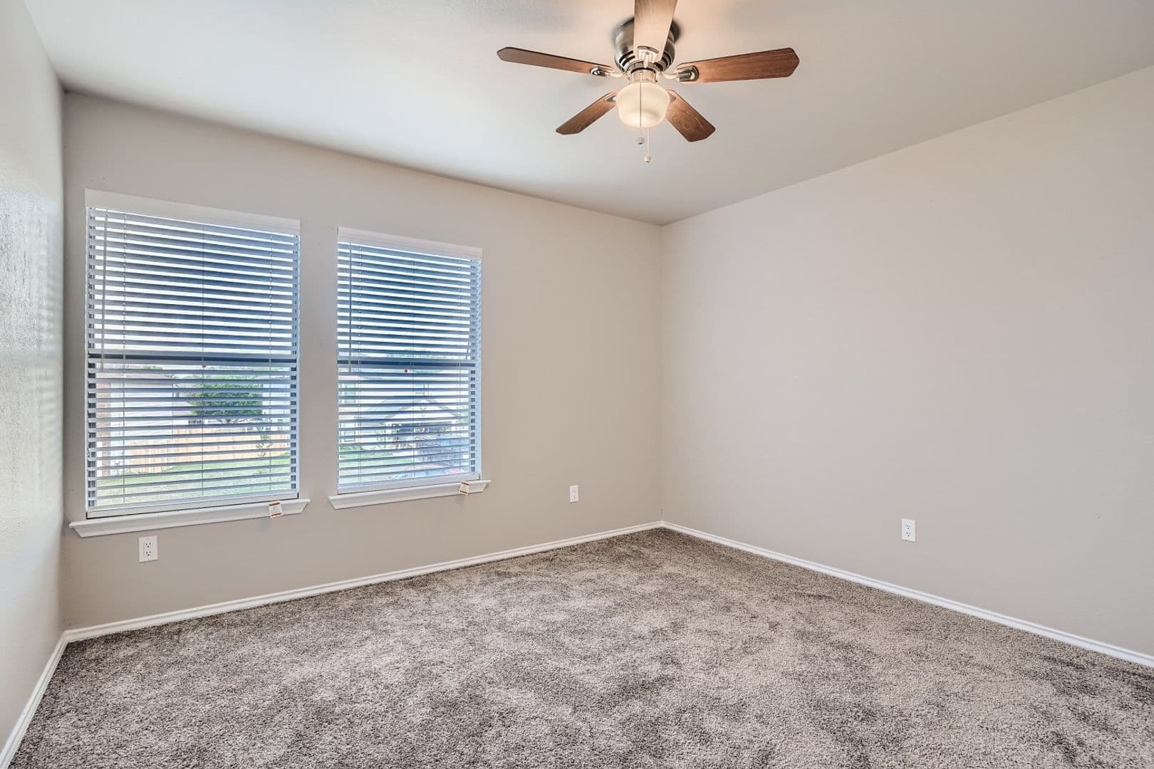 Round Rock House: 1211 Champion Dr