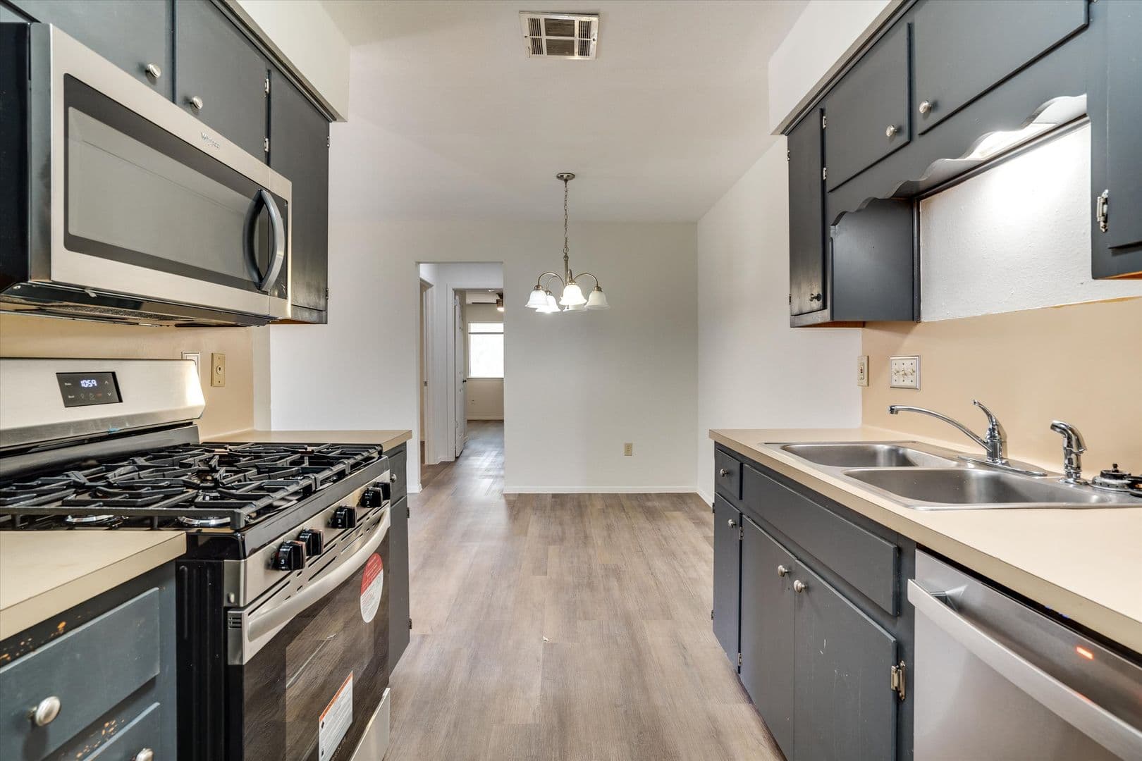 Round Rock House: 601 Misty Morning Way Unit #B