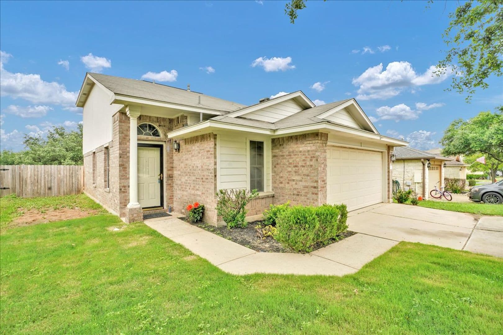 Leander House: 1405 Scottsdale Dr