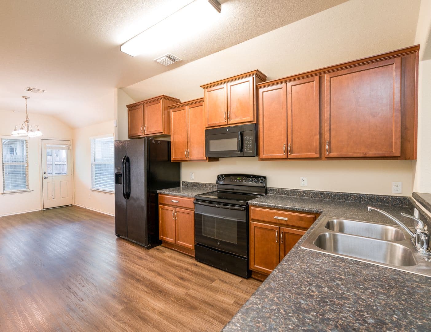Jarrell House: 217 Azurite Dr