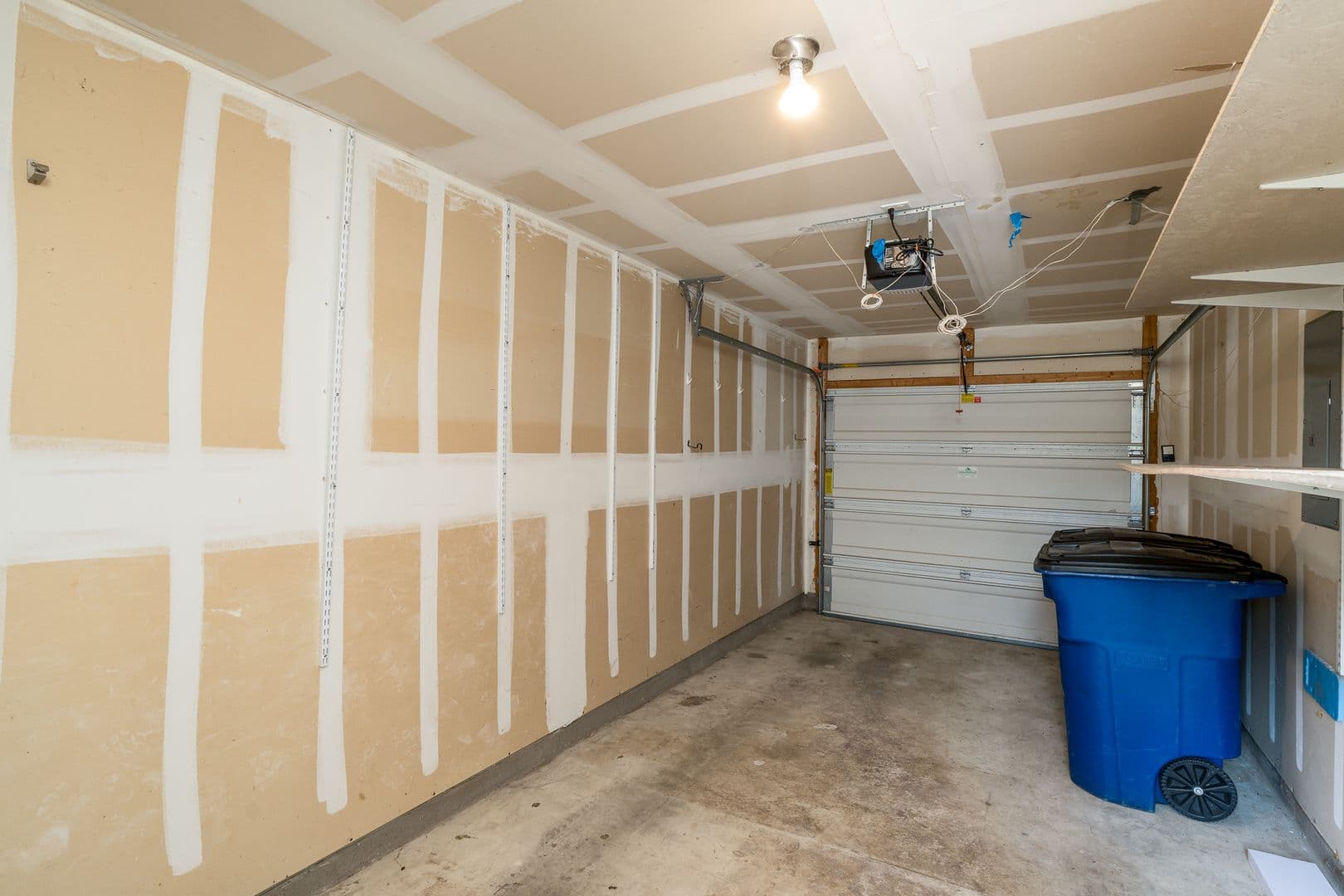 Jarrell House: 217 Azurite Dr