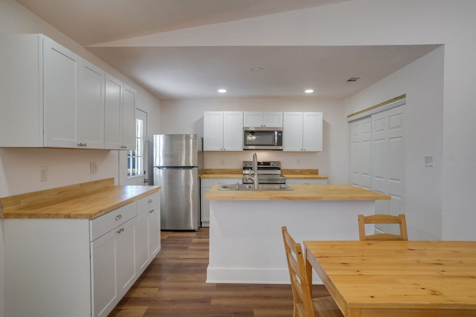 Leander House: 23393 Nameless Rd Unit #163