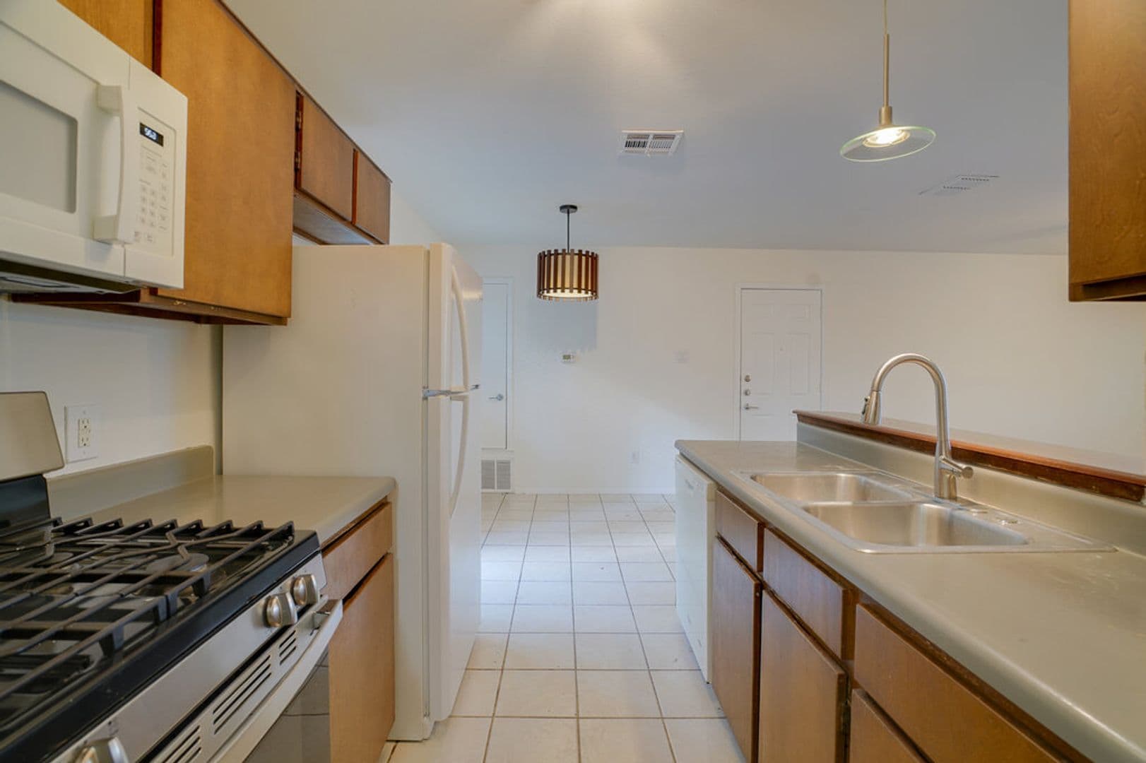 Austin House: 7100 Barnsdale Way - BAR