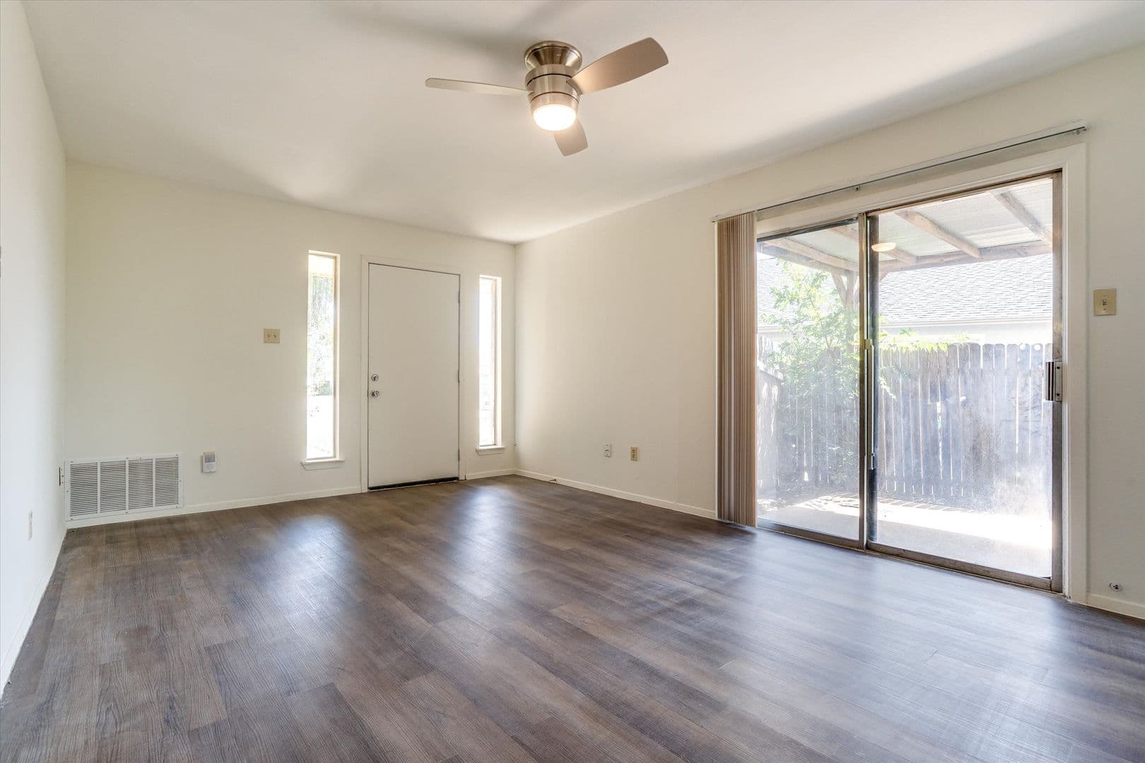Round Rock House: 601 Misty Morning Way Unit #B