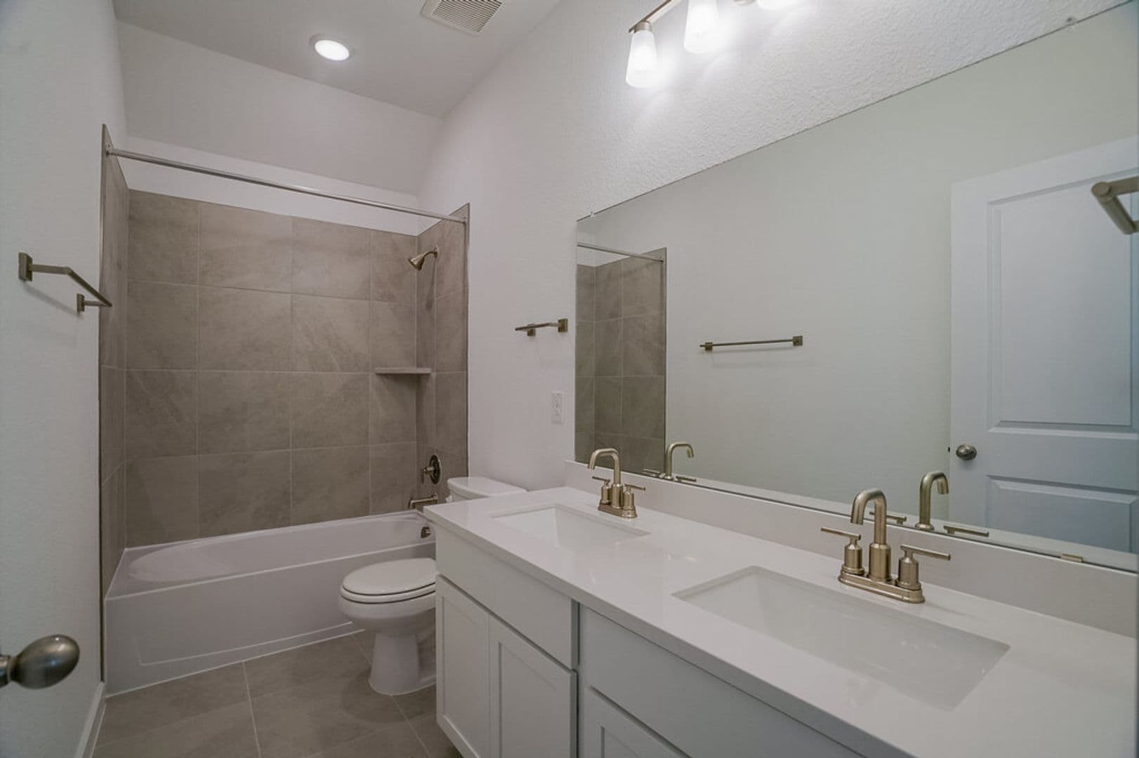 Taylor House: 124 Hartson Dr